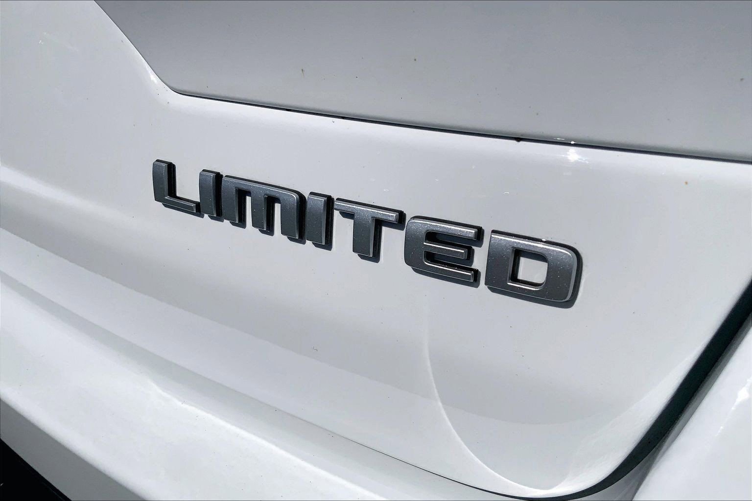 Used 2024 Jeep Grand Cherokee Limited AWD/4WD image 9