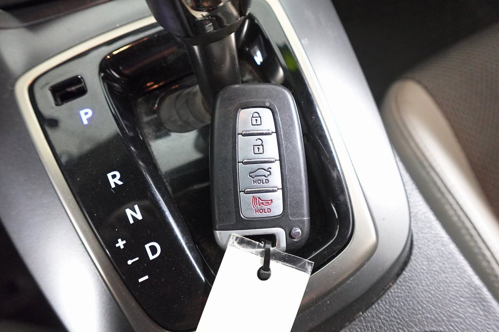 Used 2016 Hyundai Genesis 3.8 image 26