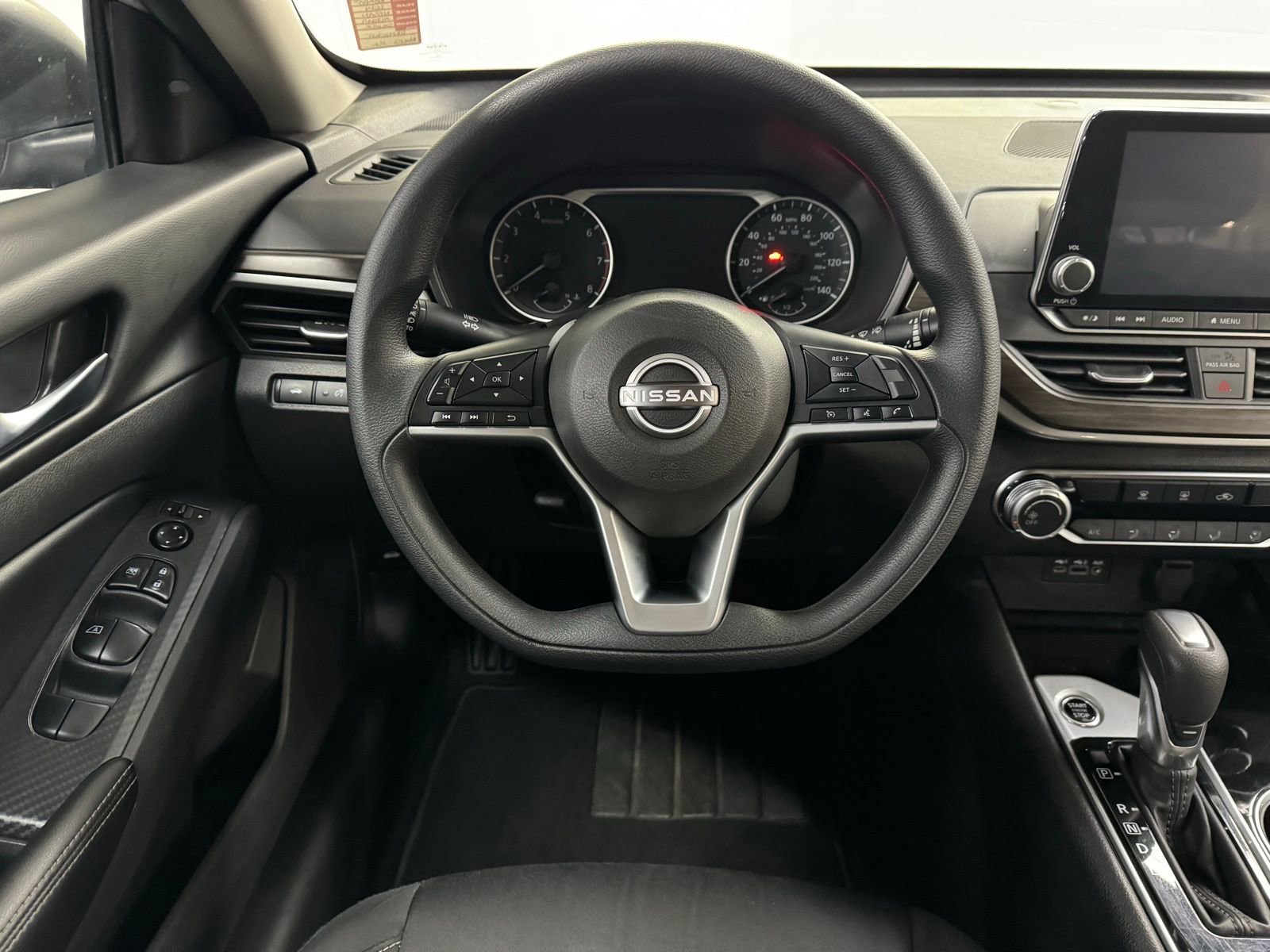 Used 2024 Nissan Altima 2.5 SV image 15