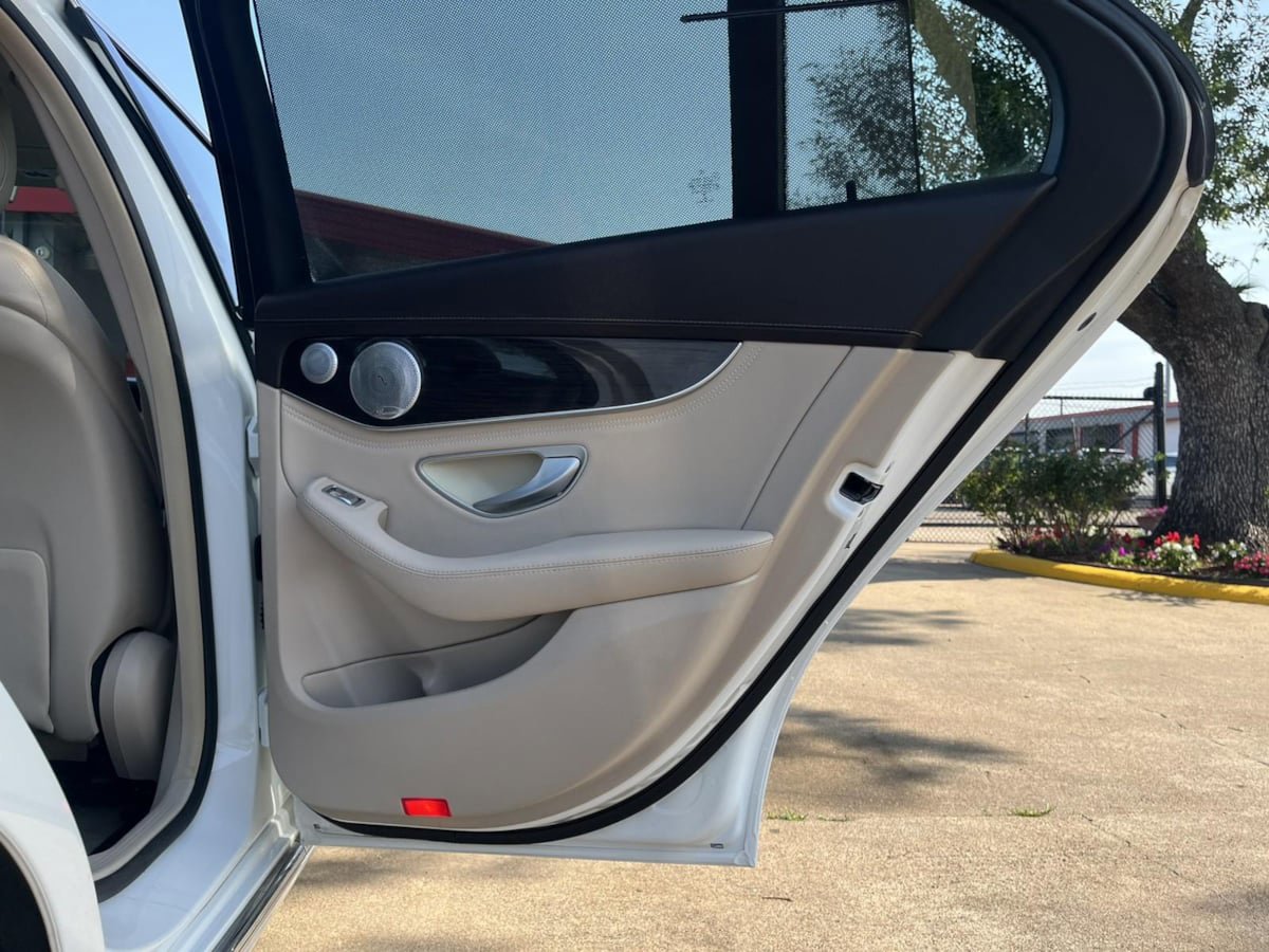 Used 2015 Mercedes-Benz C 300 4MATIC Sedan image 33