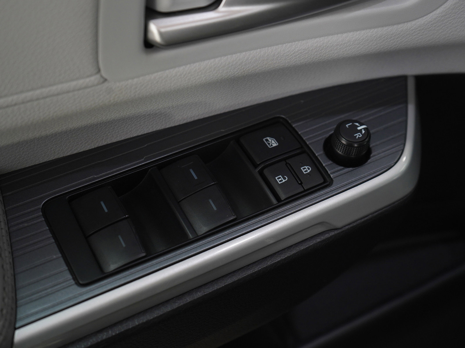 Used 2025 Toyota Sienna XLE w/ XLE Plus Package AWD/4WD image 23