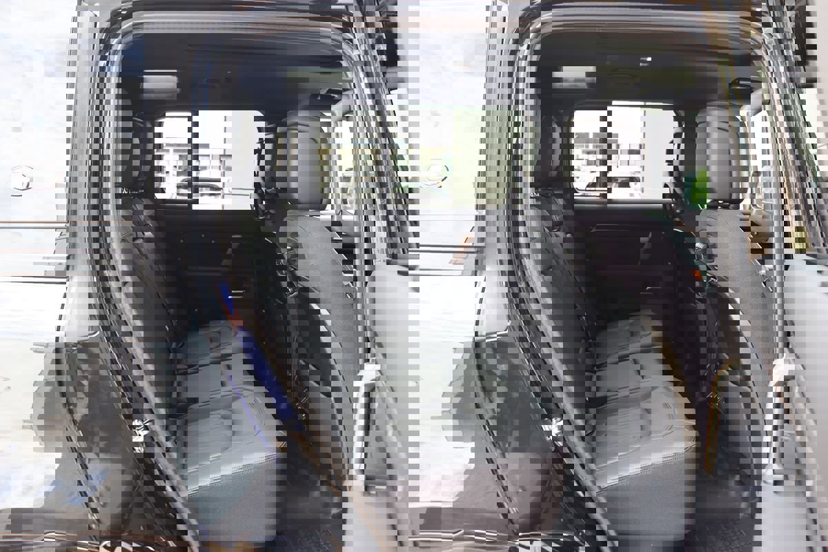 Used 2022 Land Rover Defender 110 X image 44