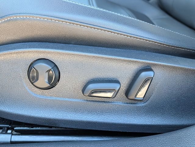 Used 2022 Volkswagen Passat 2.0T R-Line image 18