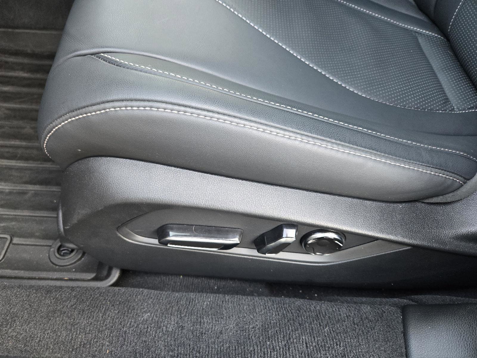 Used 2025 Acura TLX w/ Technology Package image 19