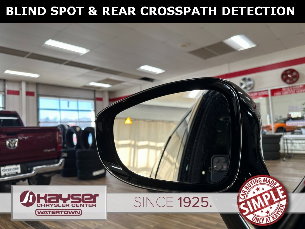 New 2026 Chrysler Pacifica Select w/ S Appearance Package image 8