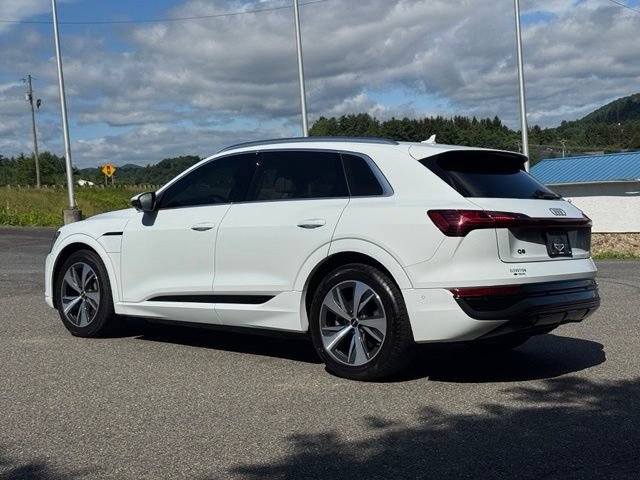 Used 2024 Audi Q8 e-tron Premium Plus w/ Premium Plus Package AWD/4WD image 5