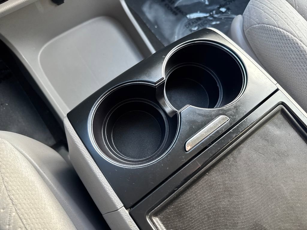 Used 2018 Toyota Sienna LE image 27