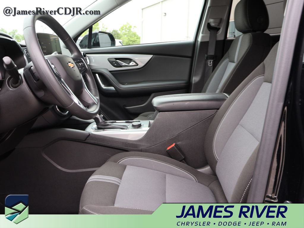 Used 2025 Chevrolet Blazer LT AWD/4WD image 22