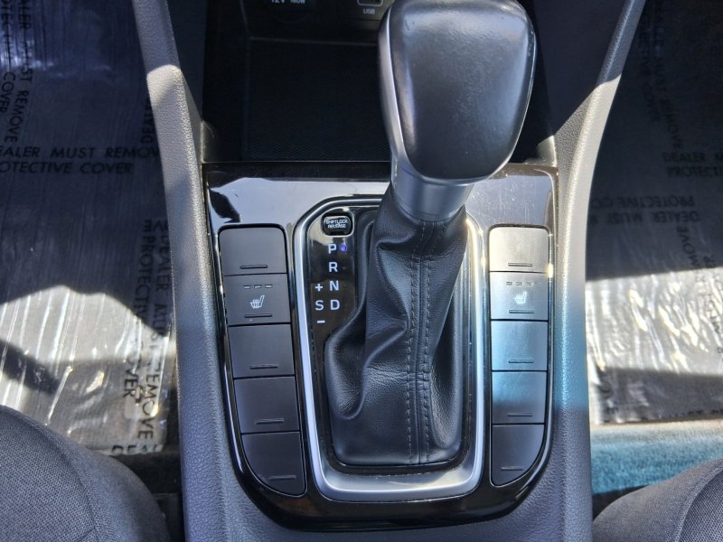 Used 2020 Hyundai Ioniq SE FWD image 16