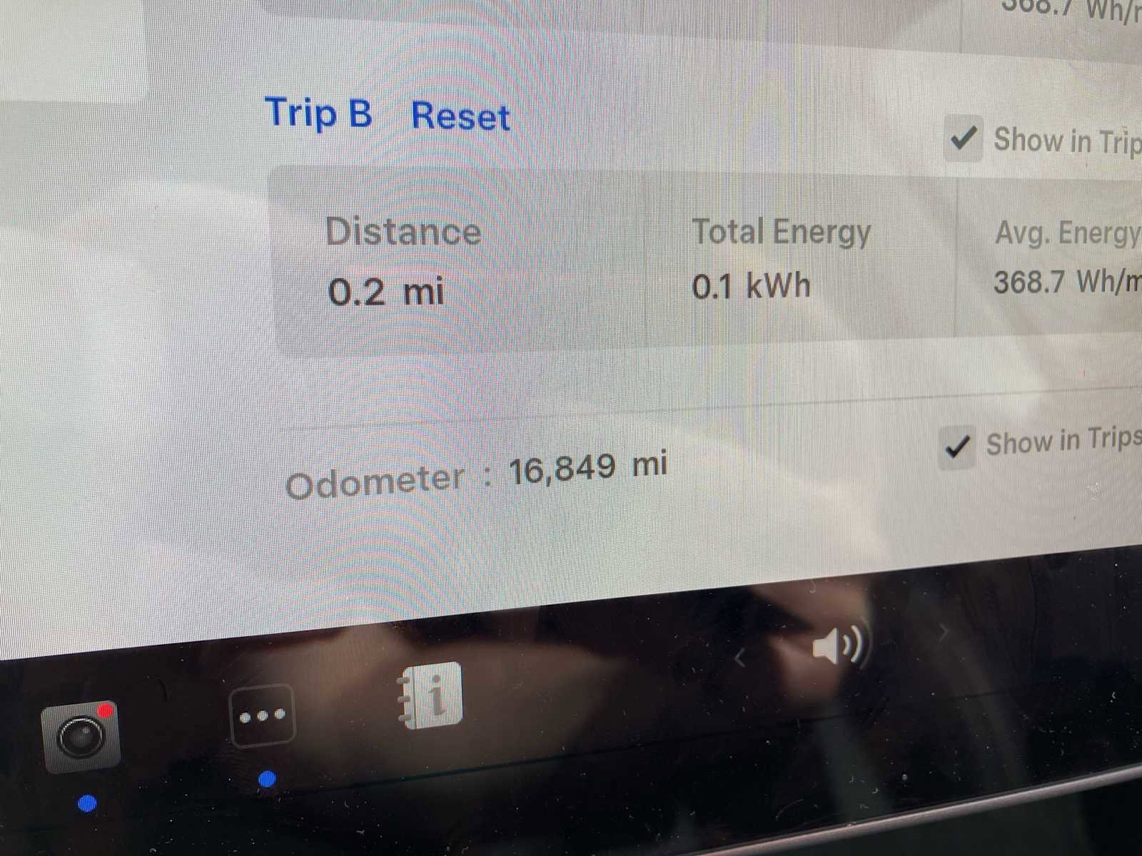 Used 2023 Tesla Model Y AWD image 17