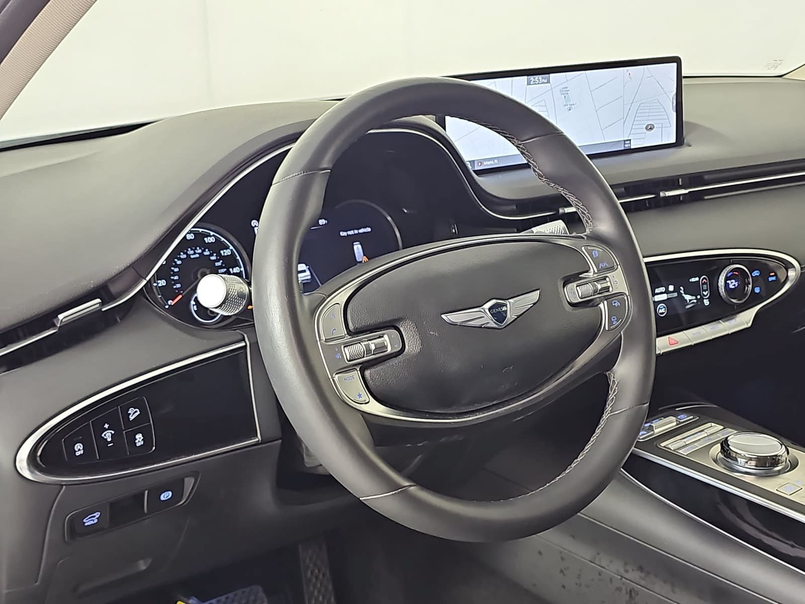 Used 2025 Genesis GV70 2.5T AWD/4WD image 16