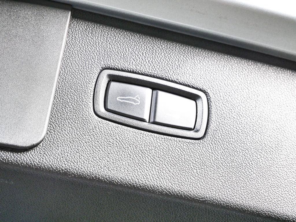 Certified 2022 Porsche Cayenne E-Hybrid AWD/4WD image 31