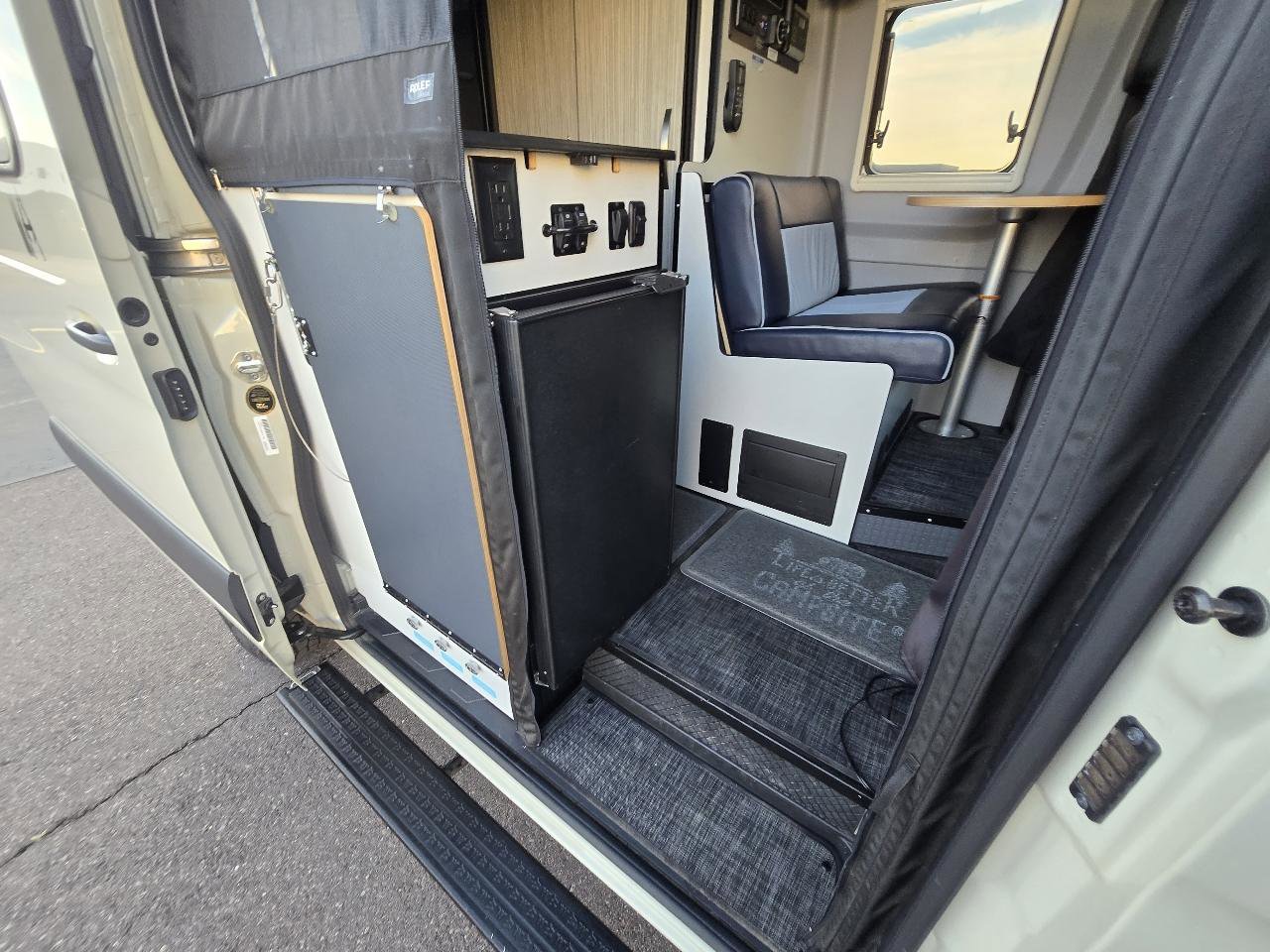 Used 2020 Mercedes-Benz Sprinter 2500 image 49