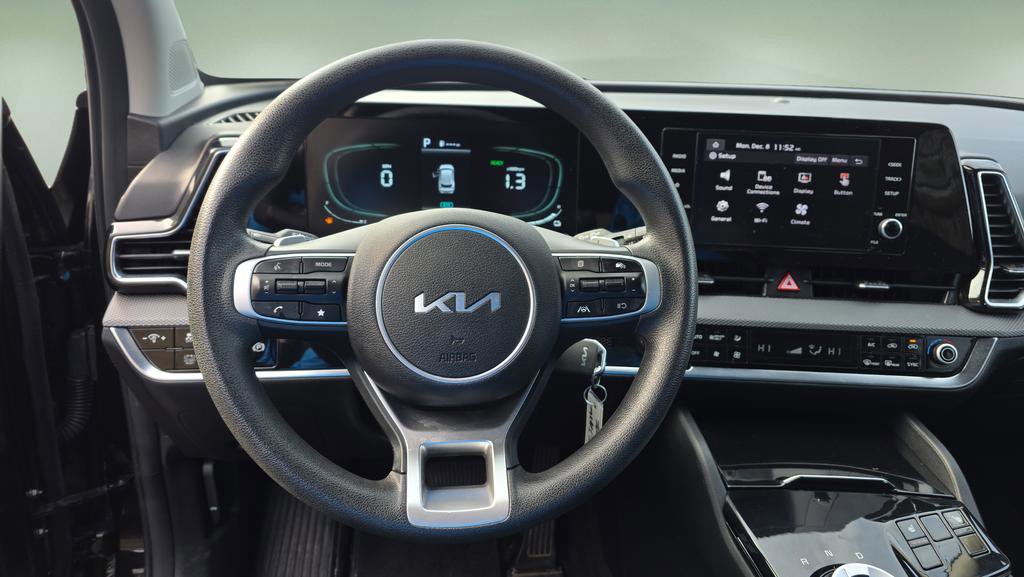 Used 2023 Kia Sportage LX image 17