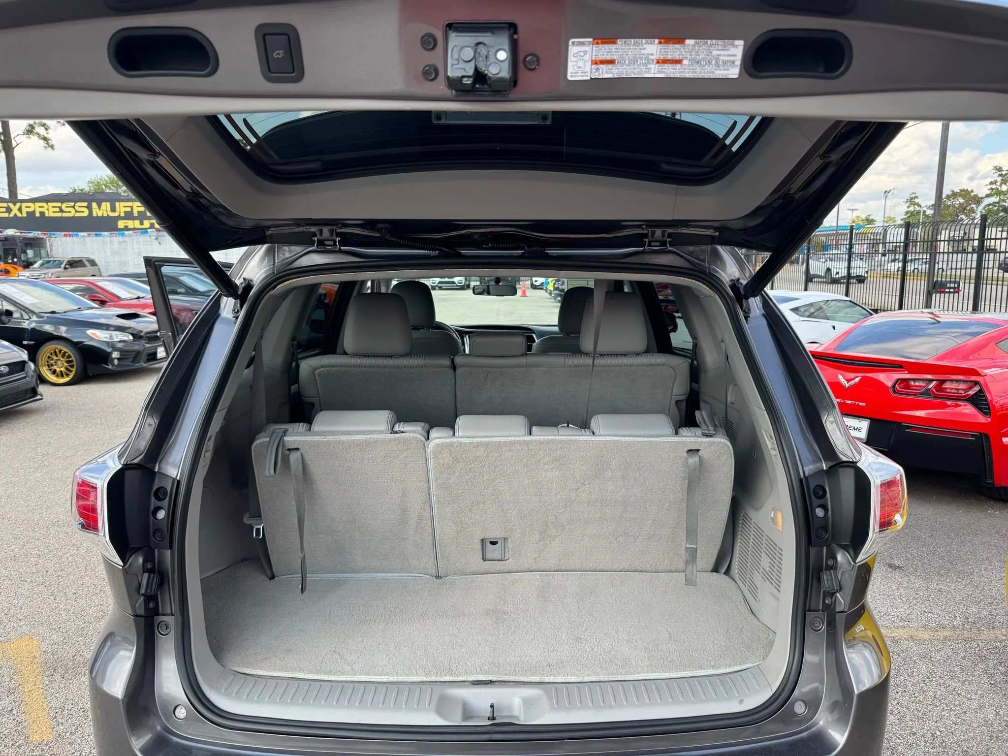 Used 2015 Toyota Highlander LE image 41