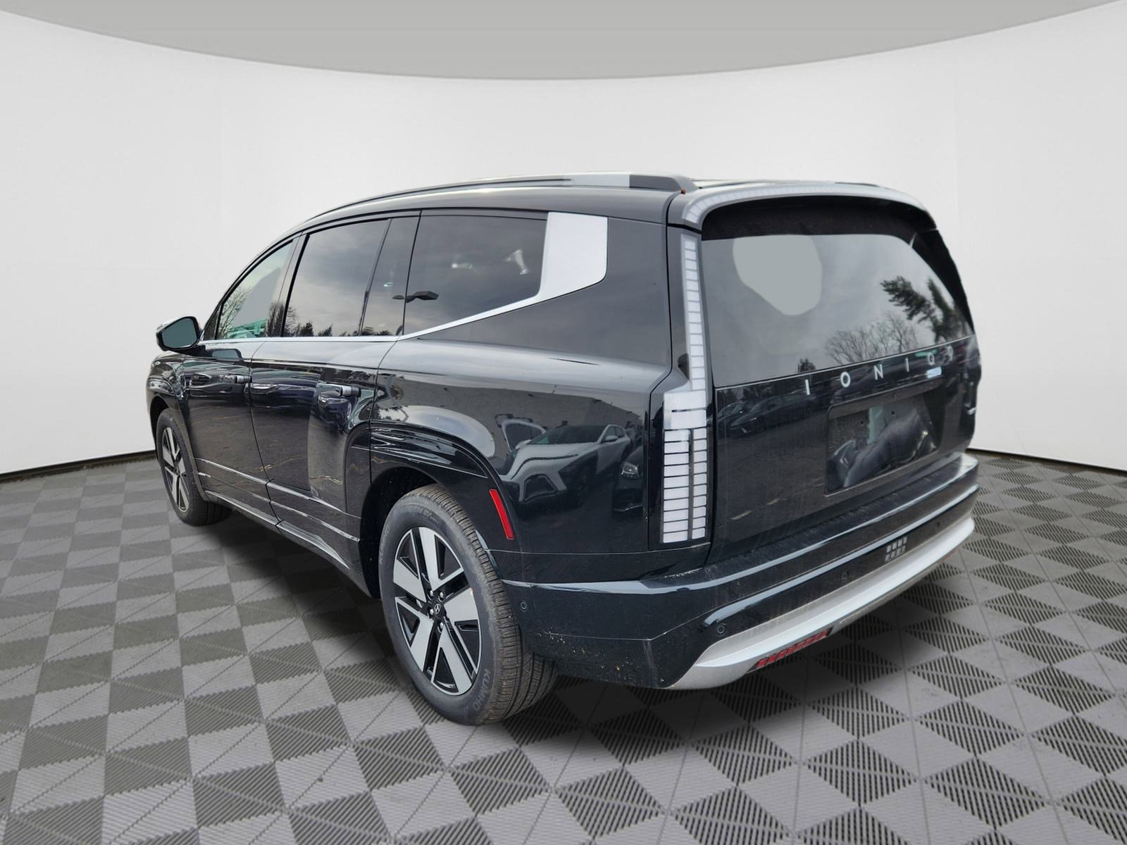 New 2026 Hyundai Ioniq 9 SEL image 3