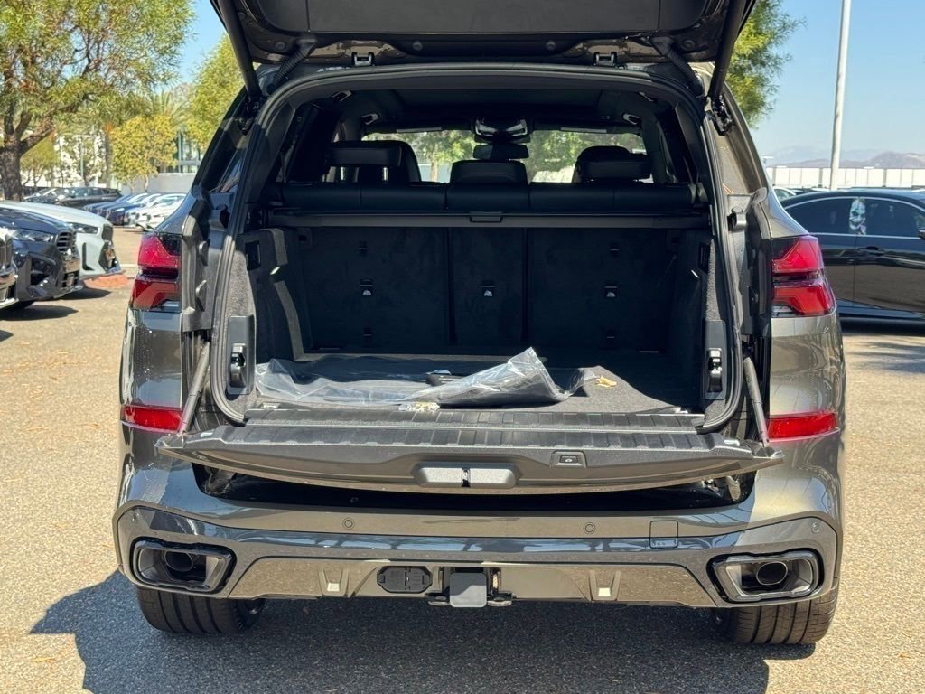 Used 2026 BMW X5 sDrive40i w/ M Sport Package image 14