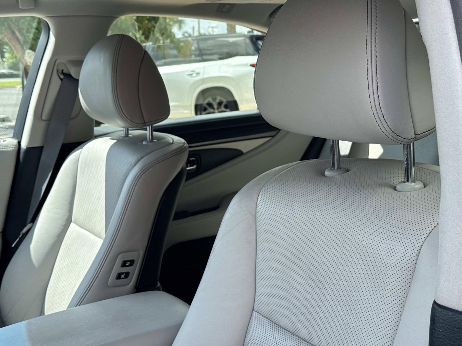 Used 2016 Lexus LS 460 AWD w/ Comfort Package image 14