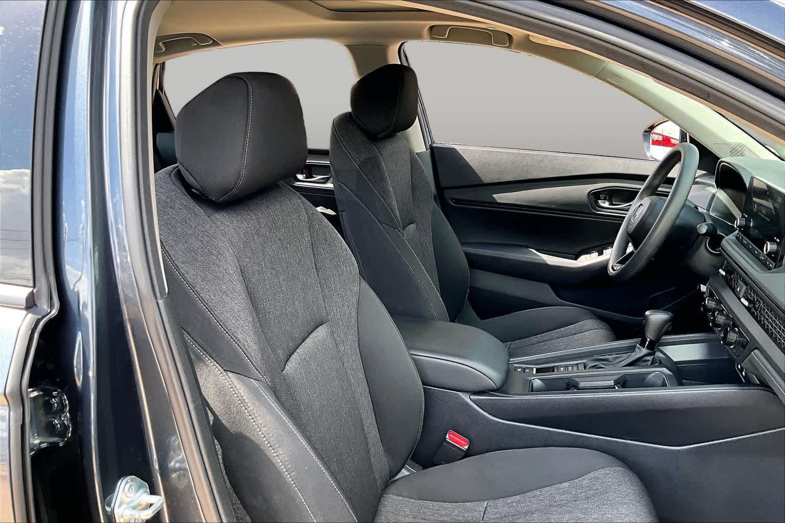 Used 2025 Honda Accord SE image 9