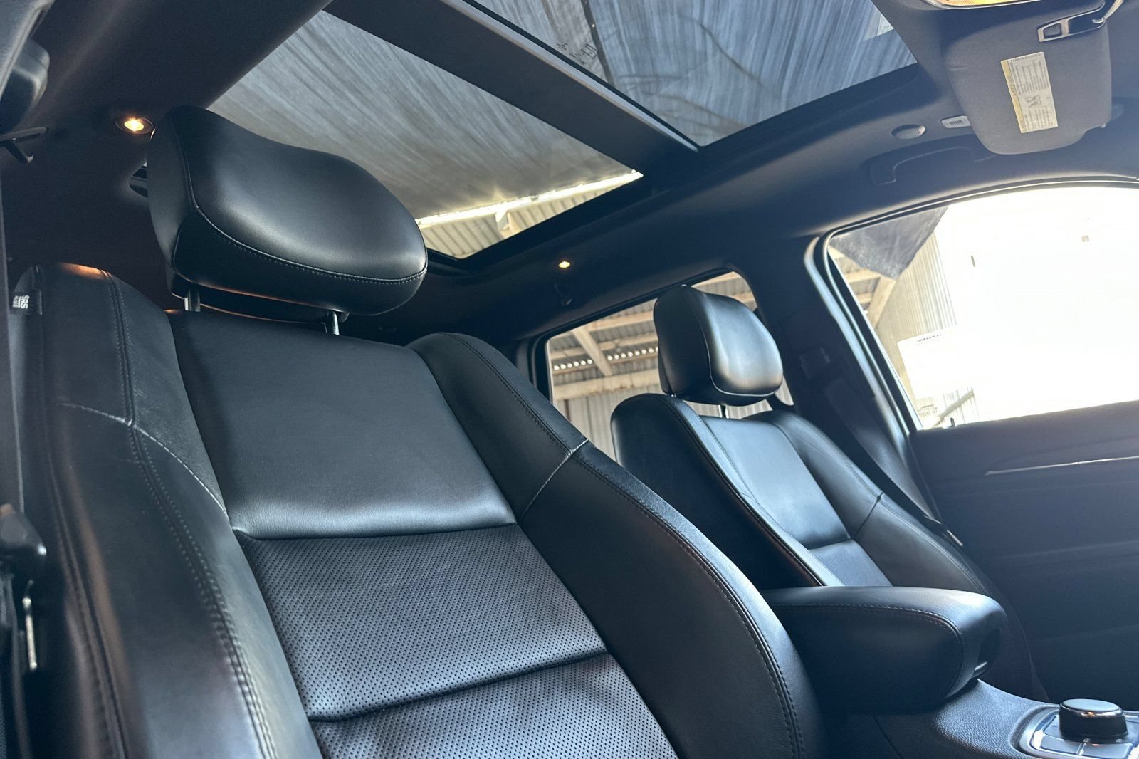 Used 2019 Jeep Grand Cherokee Limited w/ Luxury Group II AWD/4WD image 17
