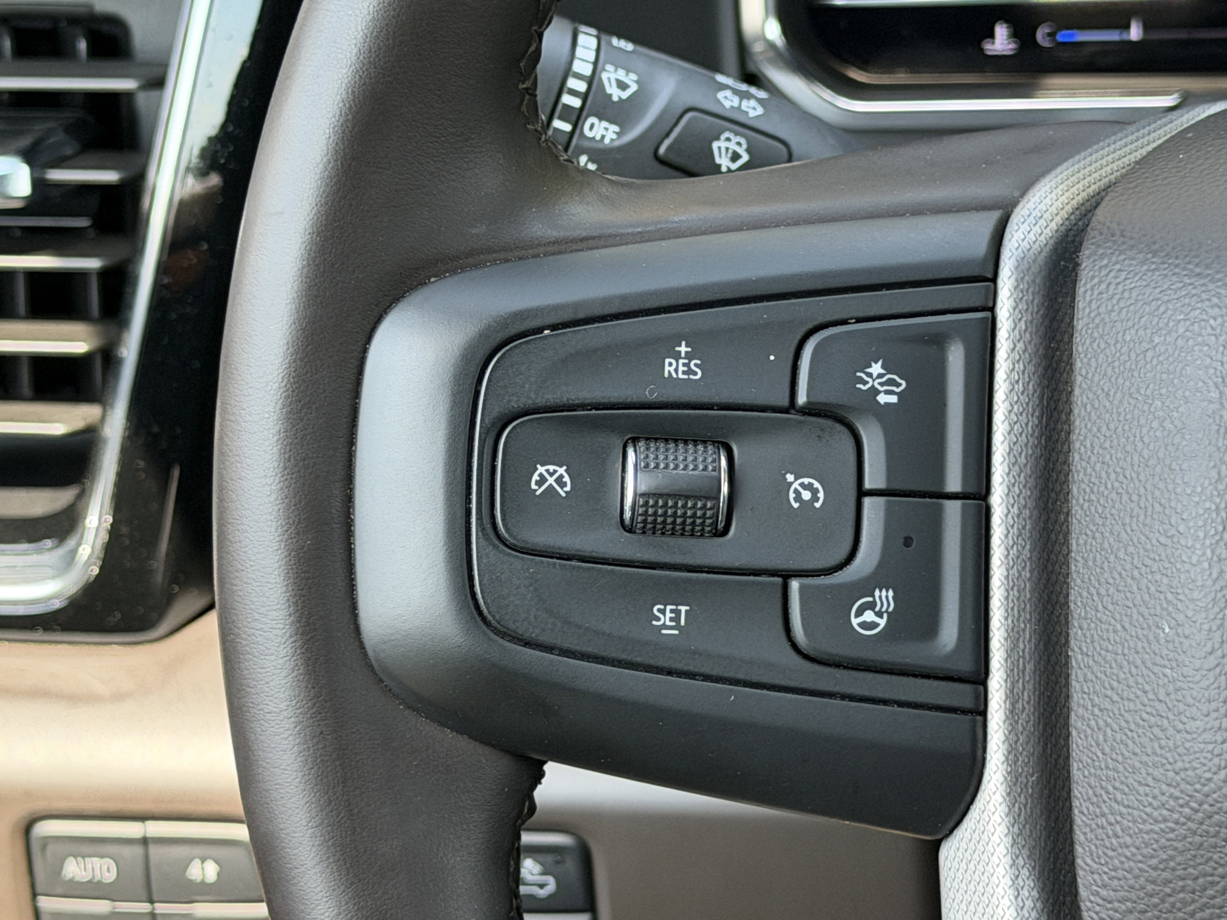 Used 2025 GMC Sierra 3500 Denali w/ Denali Reserve Package AWD/4WD image 46