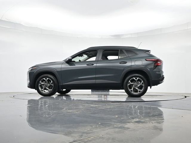 Used 2025 Chevrolet Trax LT w/ Driver Confidence Package FWD image 37