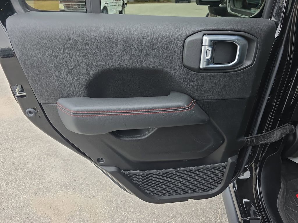 Used 2023 Jeep Gladiator Rubicon w/ Cold Weather Group image 16