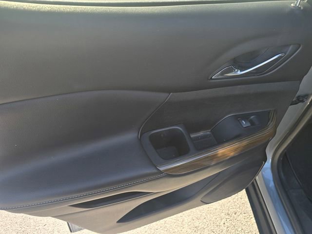 Used 2023 GMC Acadia SLE image 14