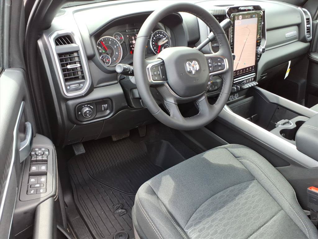 New 2026 RAM 2500 Big Horn AWD/4WD image 17