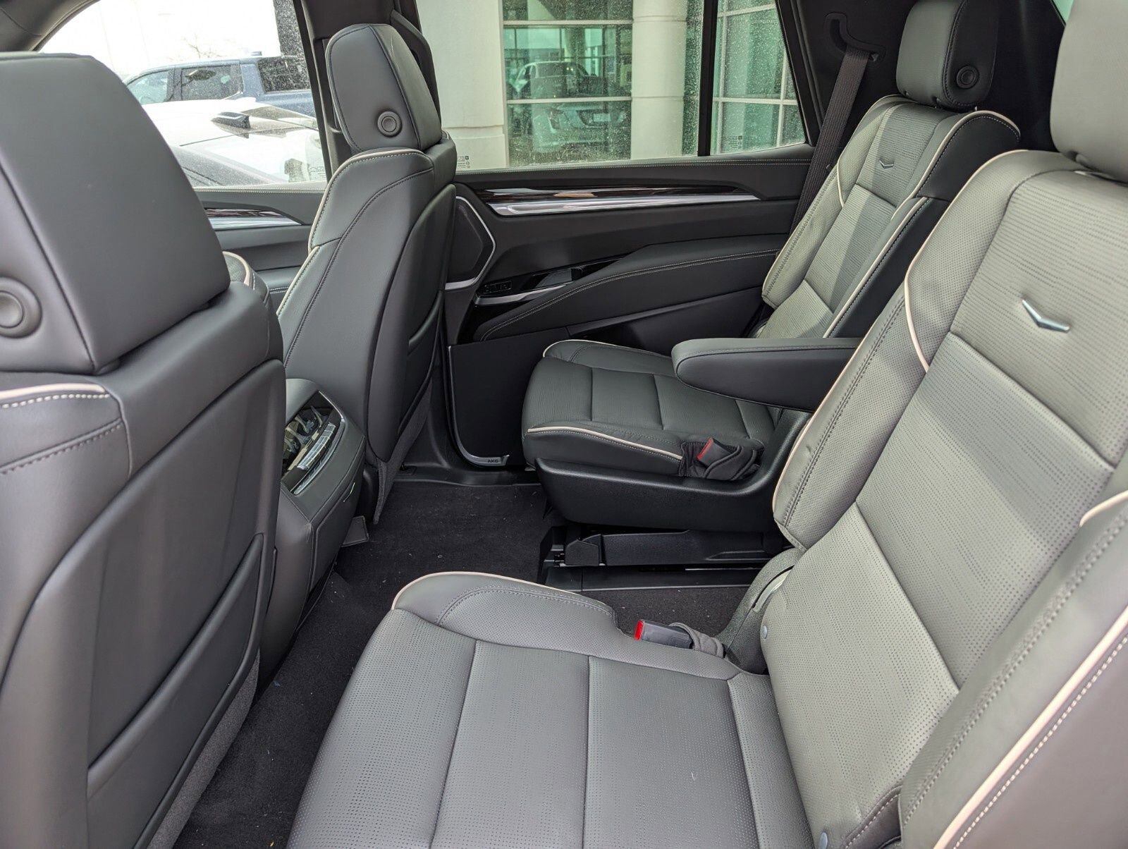 New 2026 Cadillac Escalade Luxury image 28