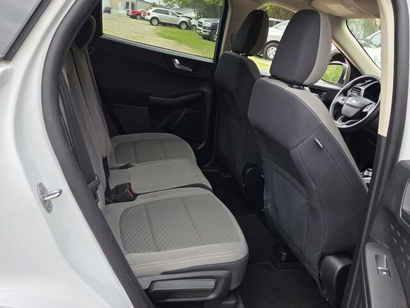 Used 2020 Ford Escape SE image 15