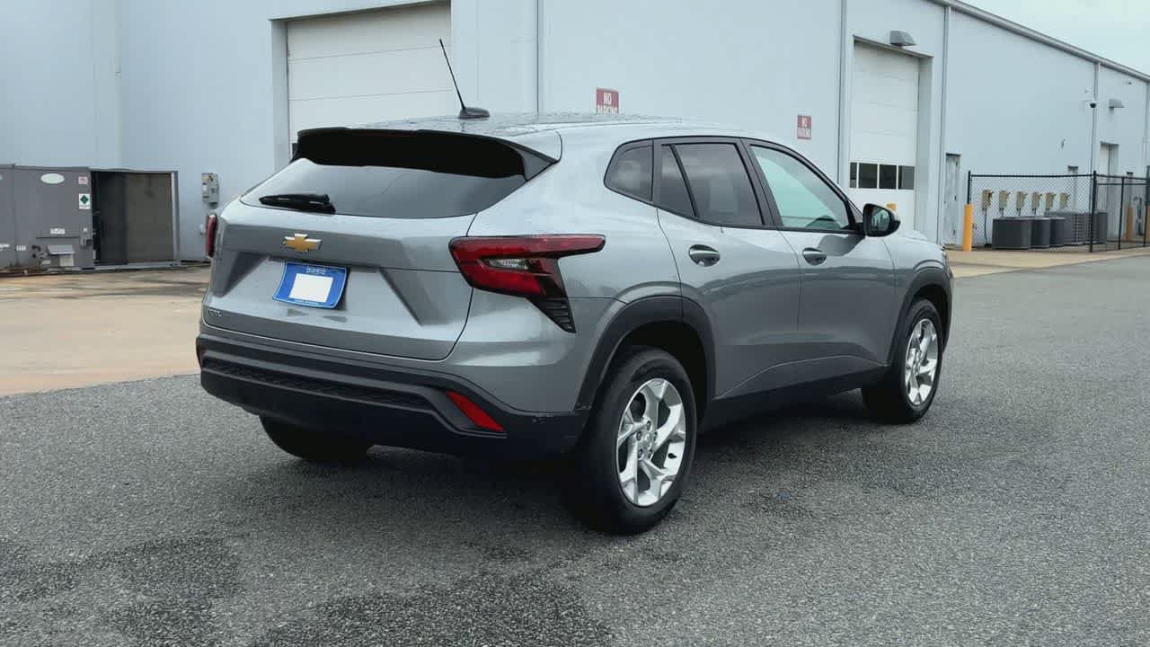 New 2026 Chevrolet Trax LS w/ LS Convenience Package FWD image 8