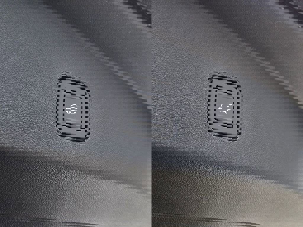 New 2026 Cadillac Lyriq Premium Sport w/ LPO, Floor Liner Package image 32