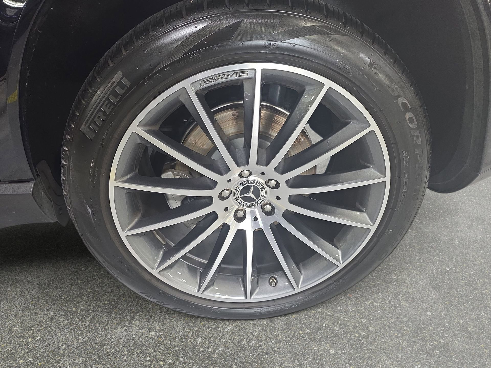 Used 2024 Mercedes-Benz GLE 450e 4MATIC image 32