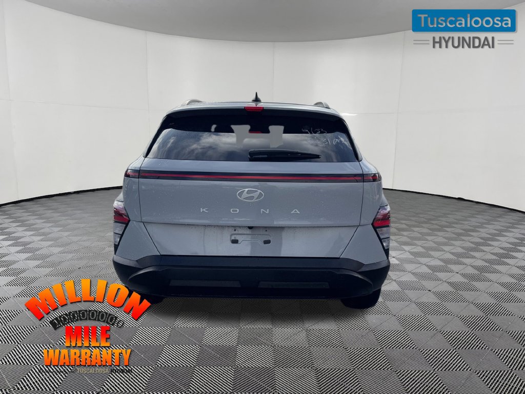 Used 2024 Hyundai Kona SEL w/ Convenience Package FWD image 4