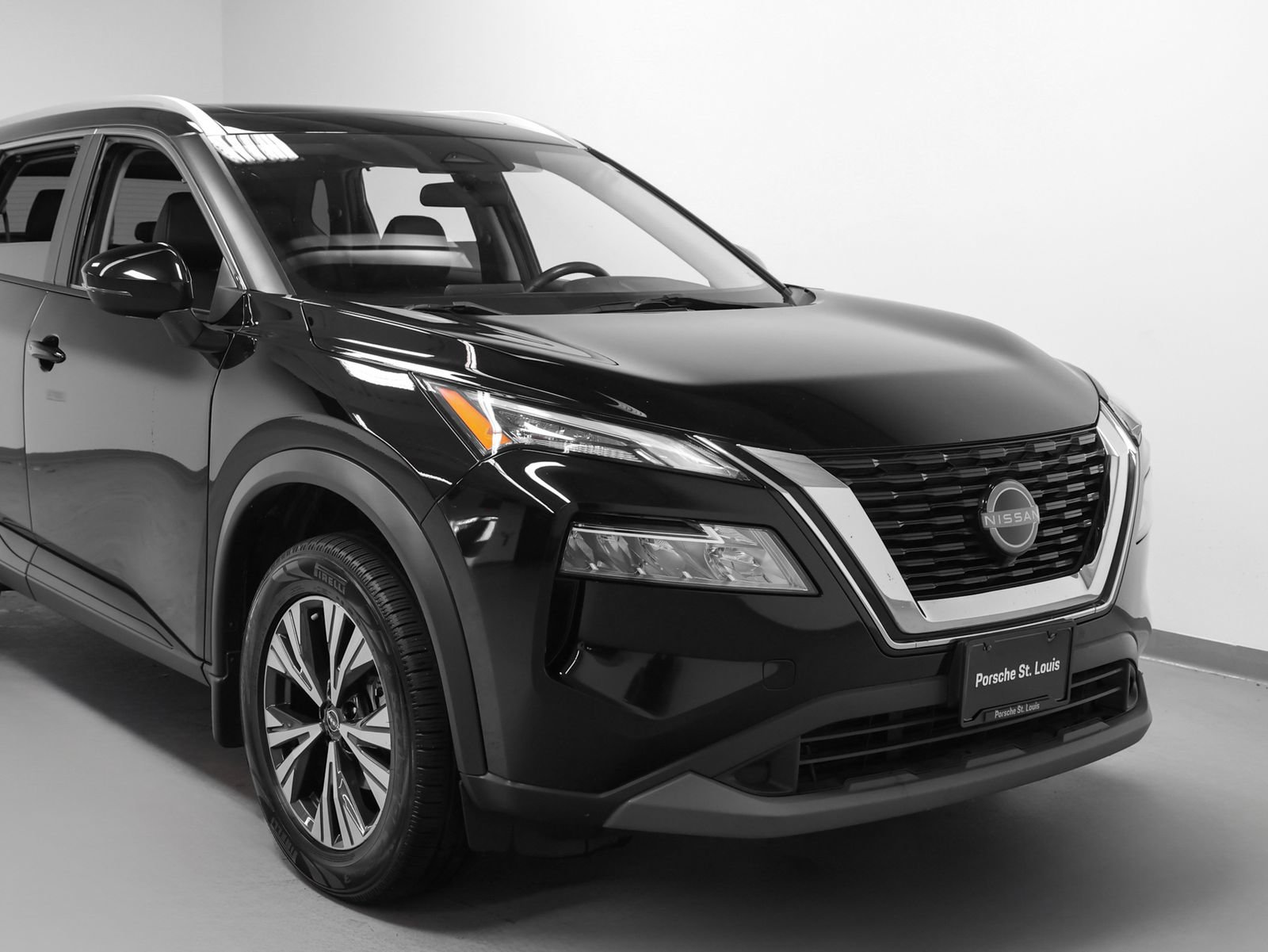 Used 2022 Nissan Rogue SV w/ SV Premium Package image 9