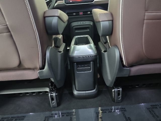 Certified 2025 Volkswagen ID. Buzz Pro S Plus AWD/4WD image 27