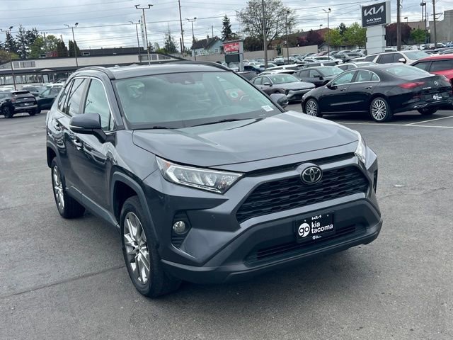 Used 2019 Toyota RAV4 XLE Premium w/ Advanced Technology Package AWD/4WD image 3