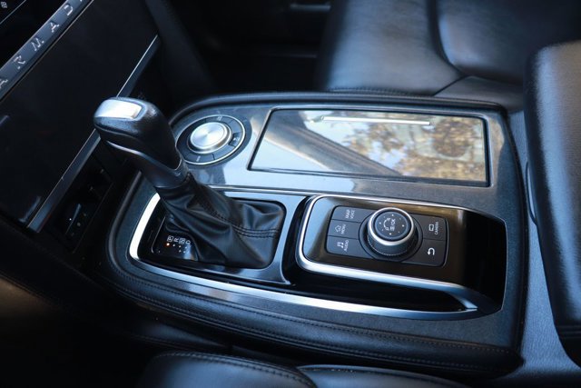 Used 2024 Nissan Armada SV image 17