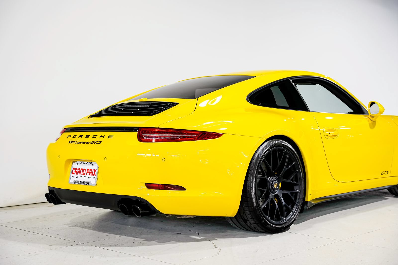 Used 2015 Porsche 911 Carrera GTS RWD image 36