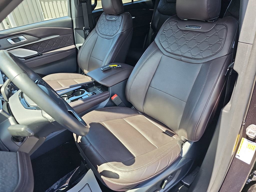Used 2025 Ford Explorer Platinum w/ LUX Leather Package image 20