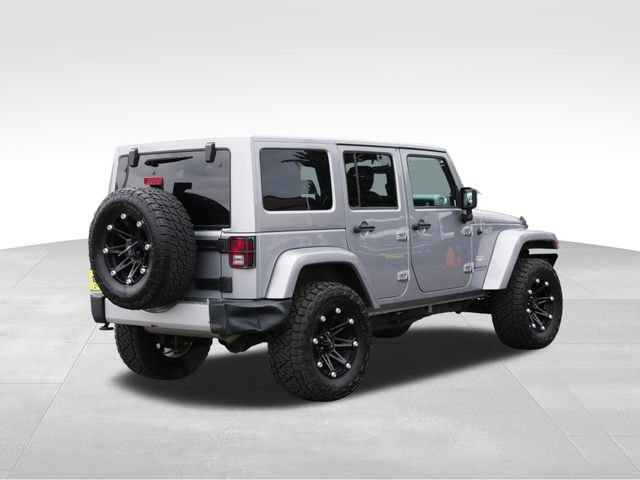 Used 2013 Jeep Wrangler Unlimited Sahara w/ Dual Top Group AWD/4WD image 10