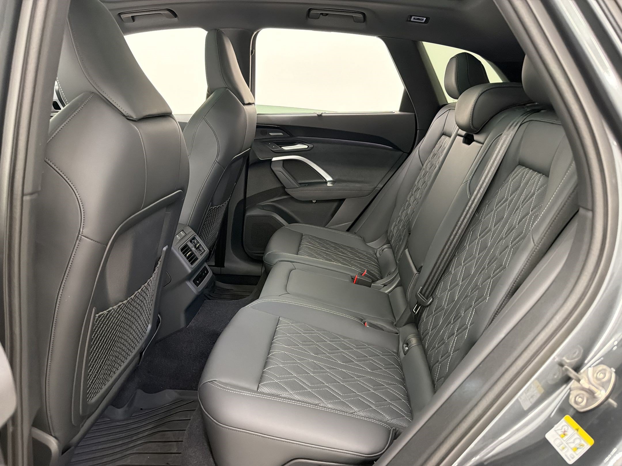 Used 2025 Audi SQ5 Prestige AWD/4WD image 24