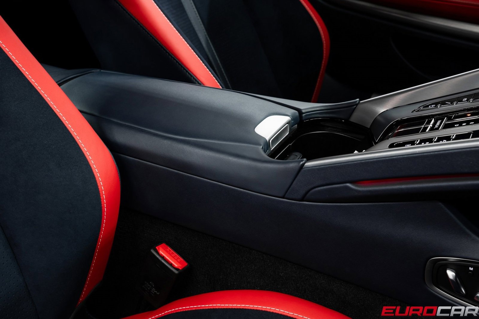 Used 2024 Aston Martin DB12 Coupe image 32