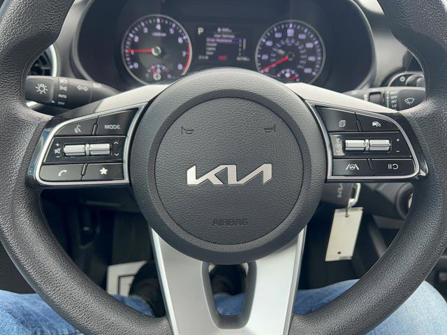 Used 2022 Kia Forte FE image 17