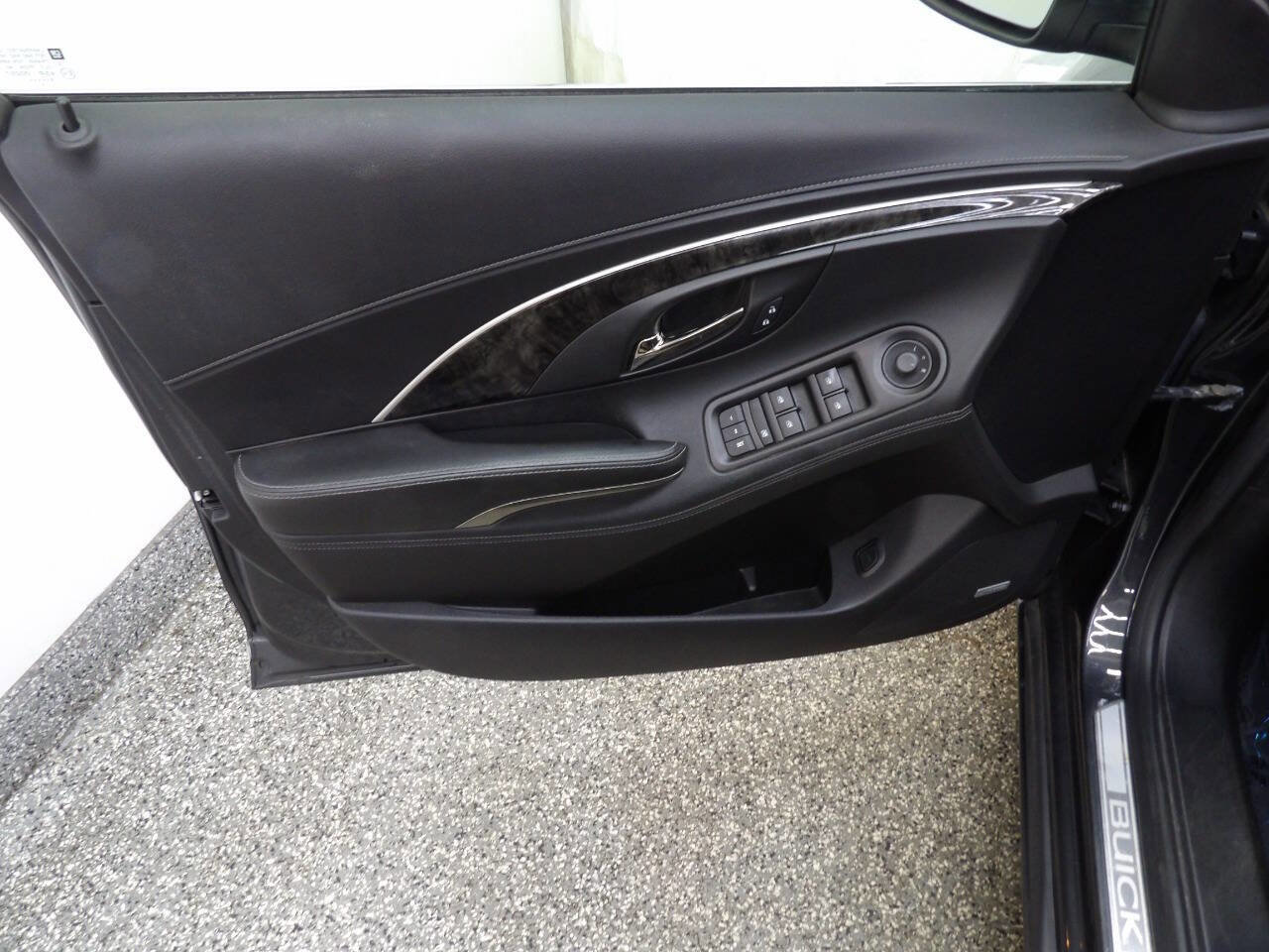 Used 2016 Buick LaCrosse Leather FWD image 7