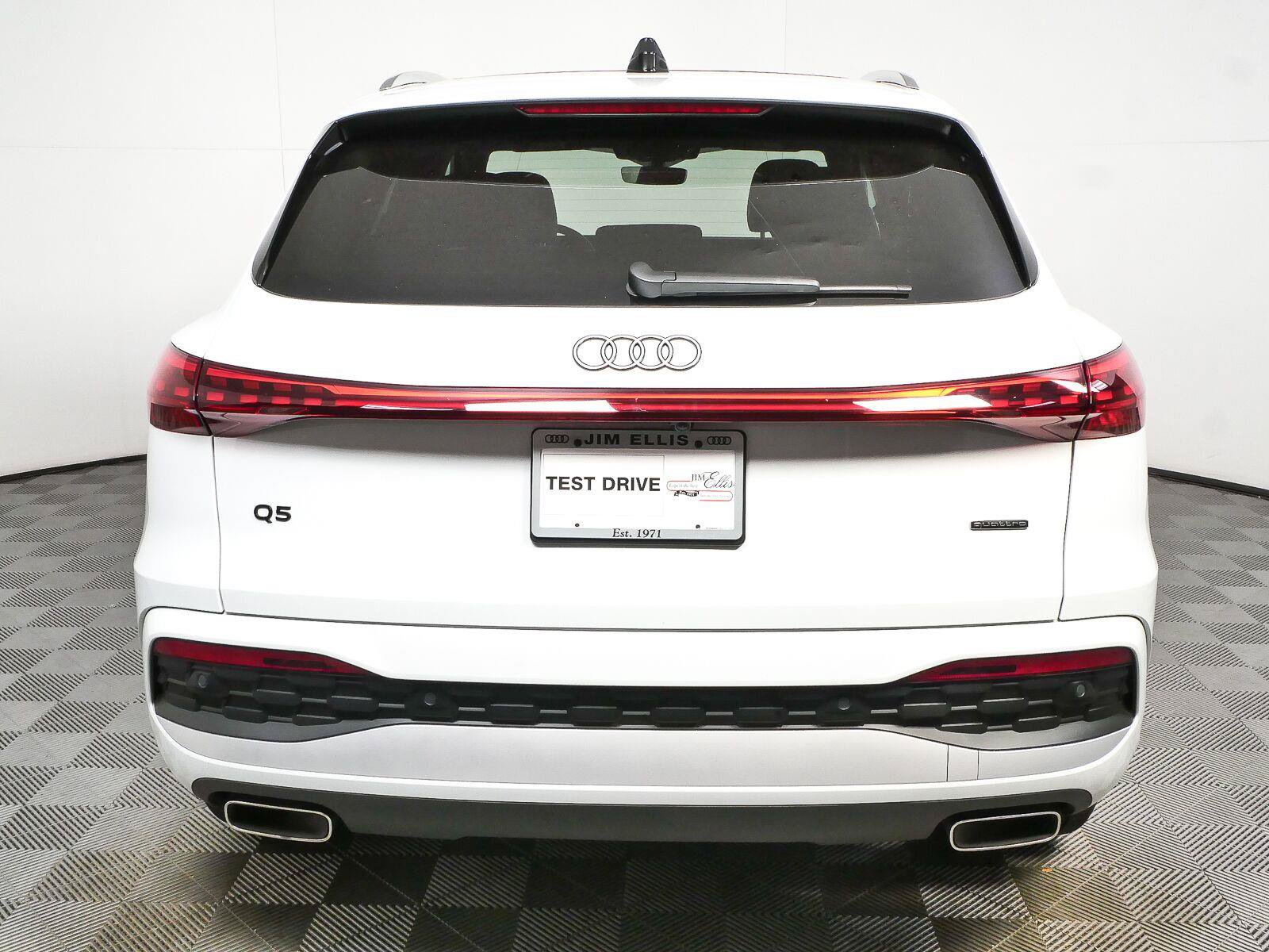 Used 2025 Audi Q5 Premium Plus w/ Premium Plus AWD/4WD image 33