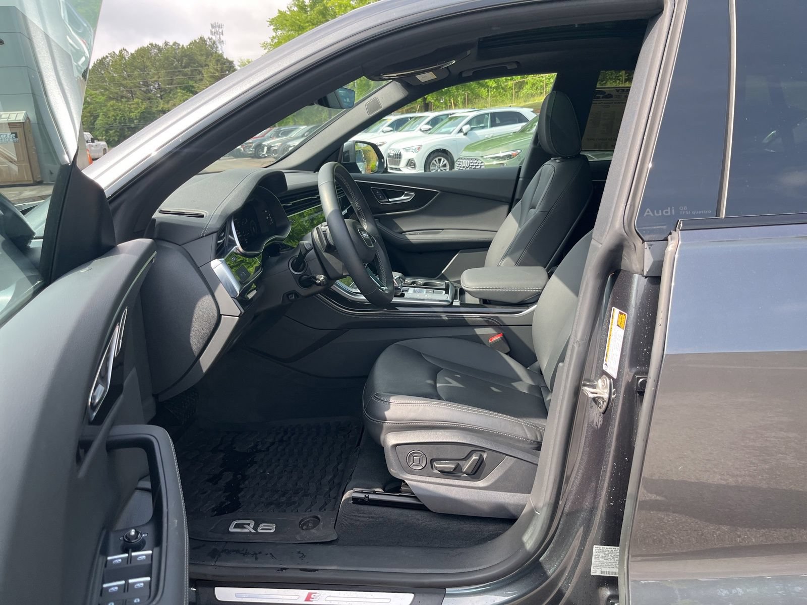 Used 2025 Audi Q8 Premium Plus w/ Premium Plus Package AWD/4WD image 29