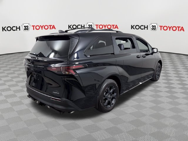 New 2026 Toyota Sienna XLE Woodland Edition AWD/4WD image 8
