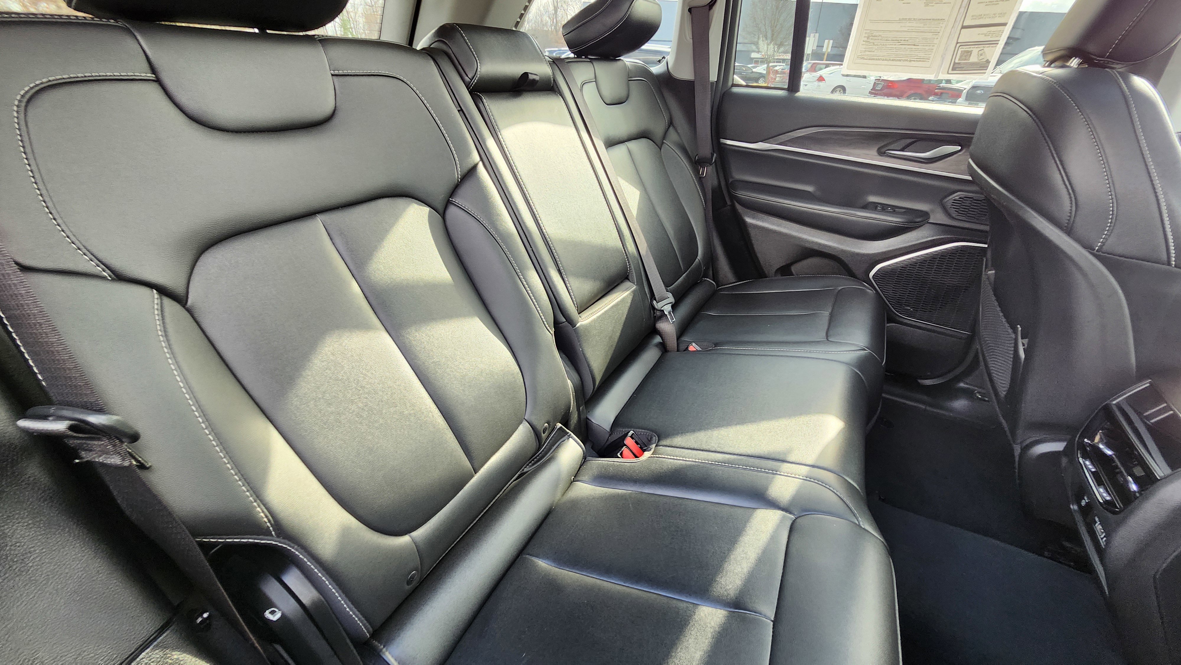 Used 2023 Jeep Grand Cherokee 4WD 4xe image 23